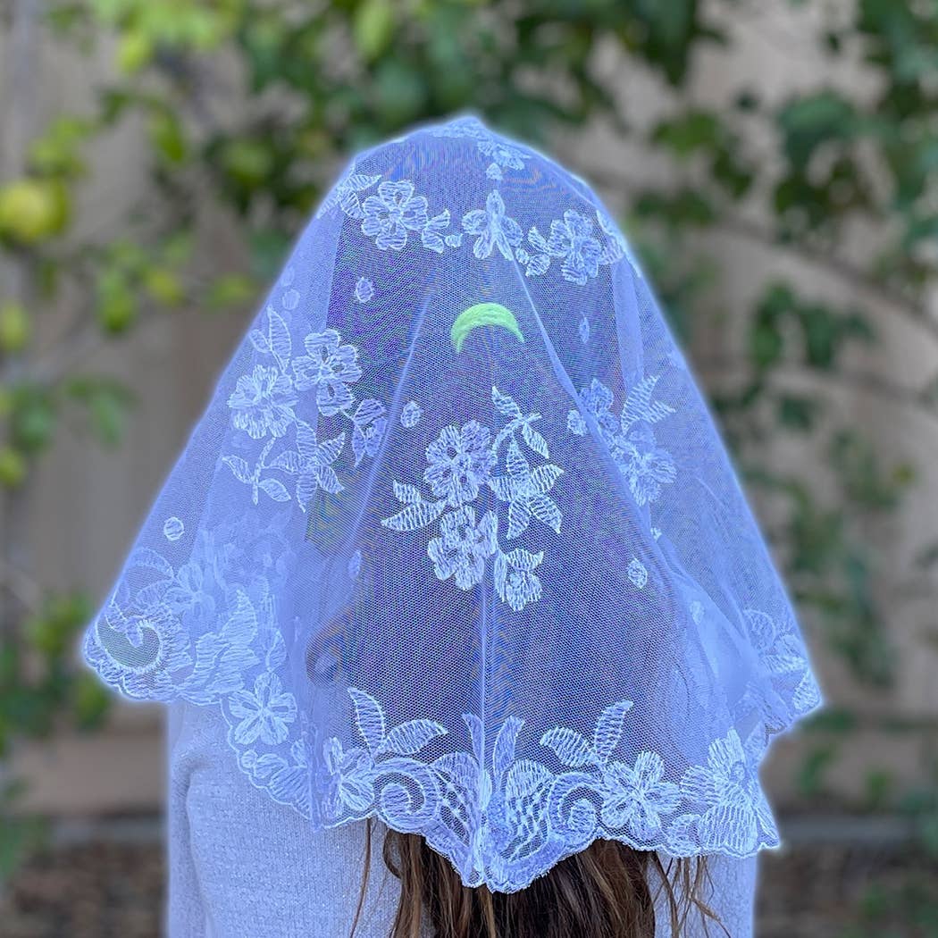 St. Philomena Jr's Veil  -WHITE      (24" x 18")